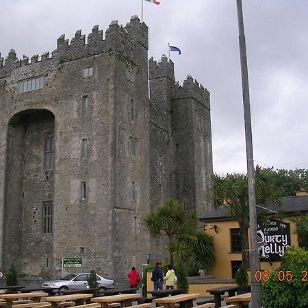 Bunratty Arms B&B ภายนอก รูปภาพ