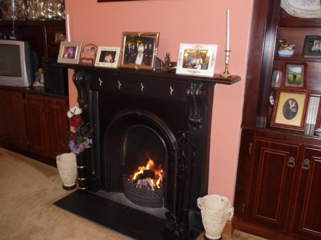 Bunratty Arms B&B ภายนอก รูปภาพ