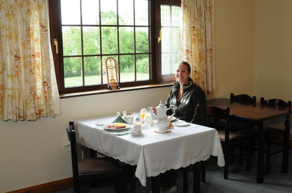 Bunratty Arms B&B ภายนอก รูปภาพ